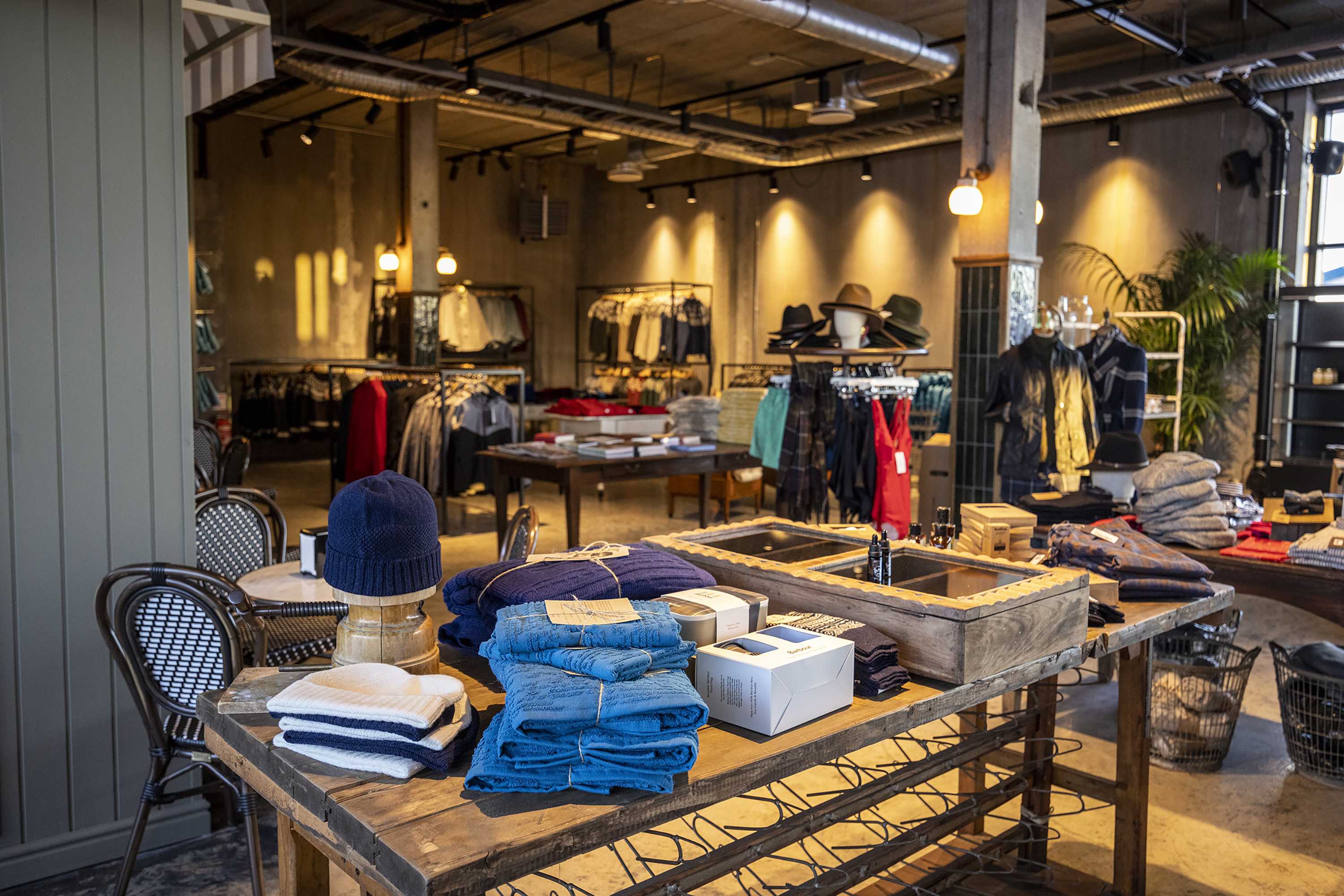 Shopping and dining at Gróðurhúsið in Hveragerði Gróðurhúsið Shopping