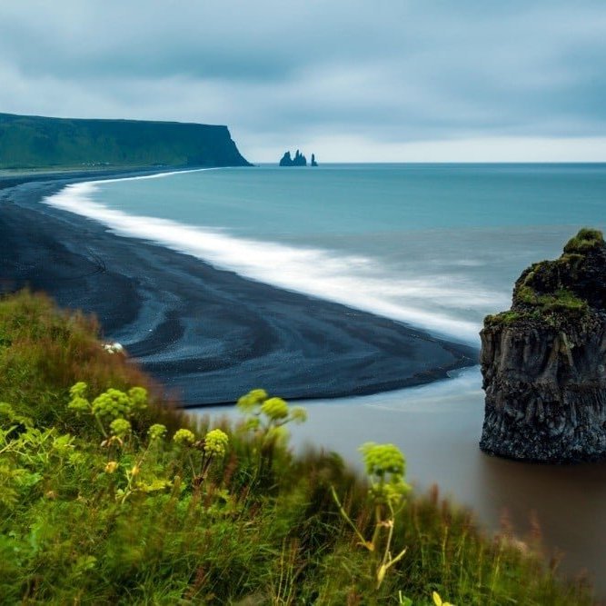 Arnardrangur við Dyrhólaey | Visit South Iceland